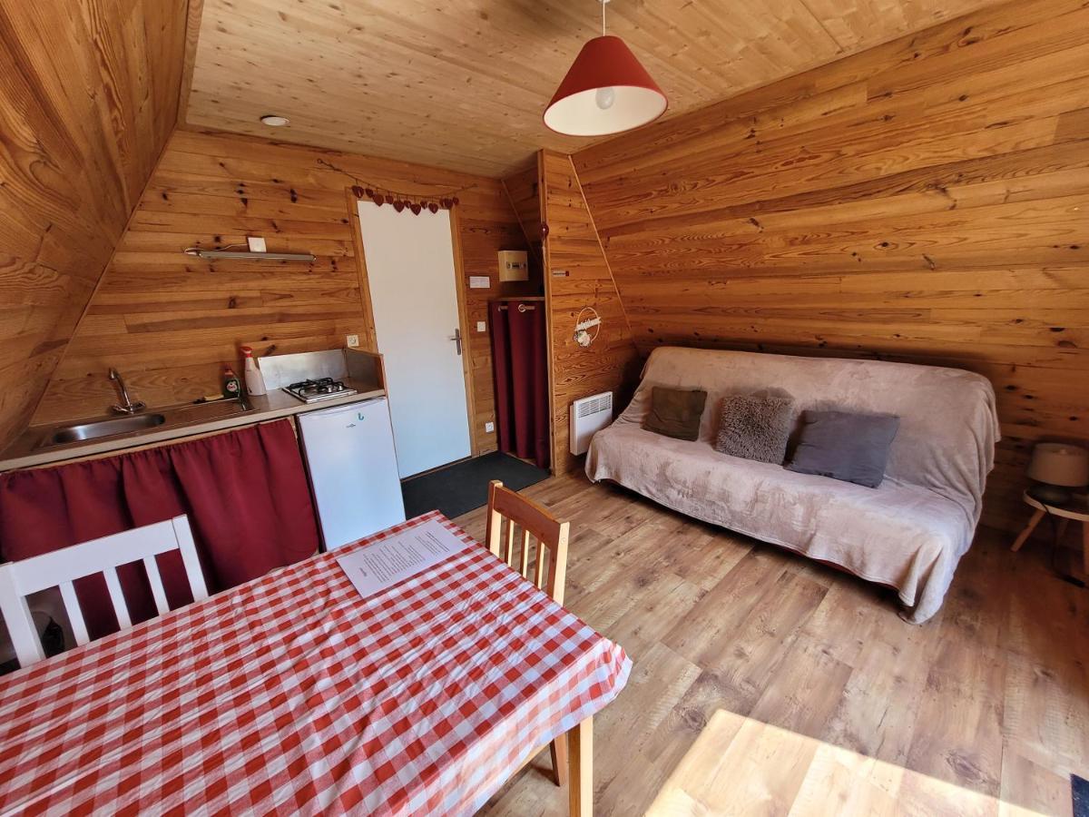 Camping Les Hirondelles Bourg-Sainte-Marie Ngoại thất bức ảnh