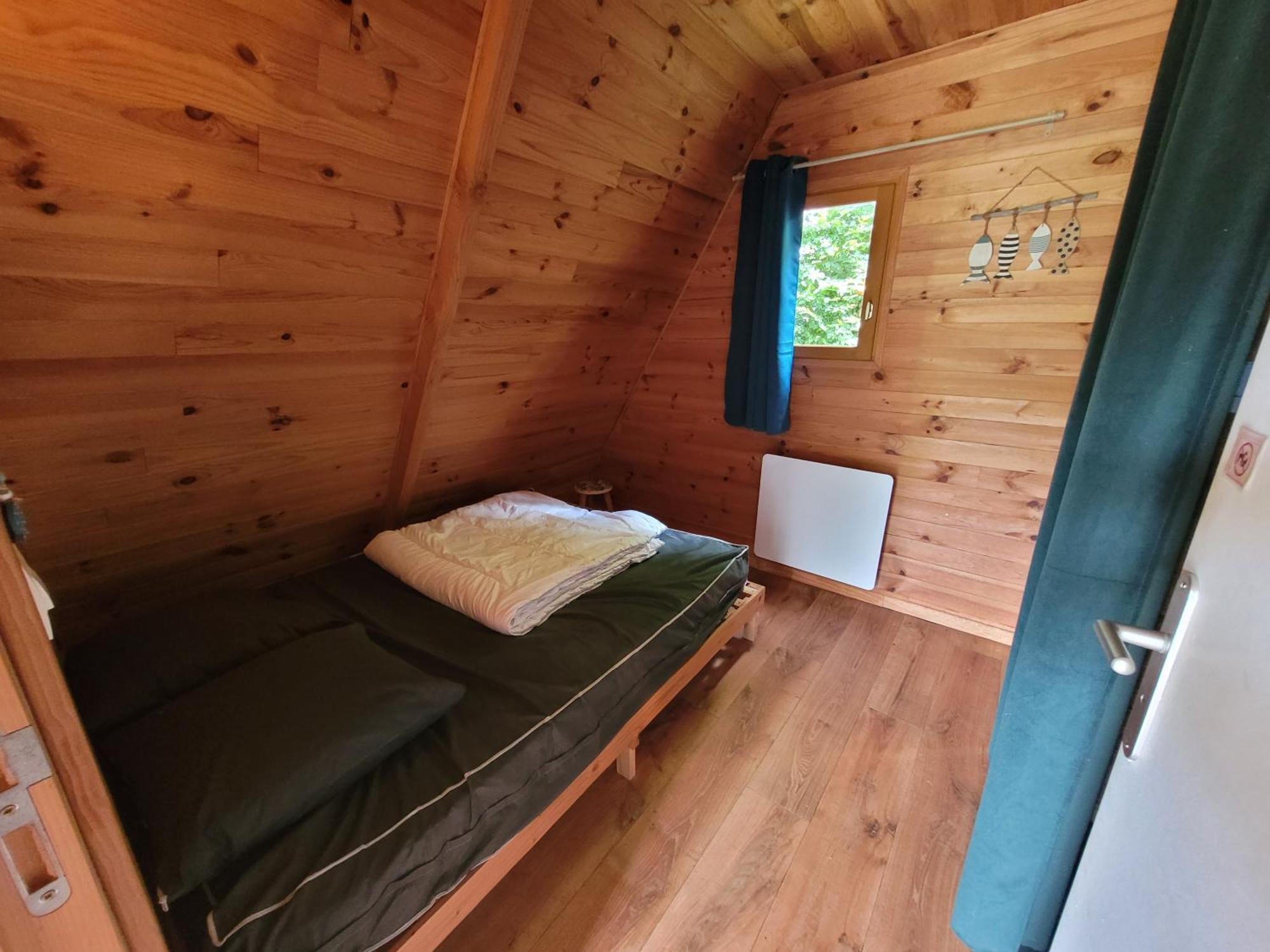 Camping Les Hirondelles Bourg-Sainte-Marie Ngoại thất bức ảnh