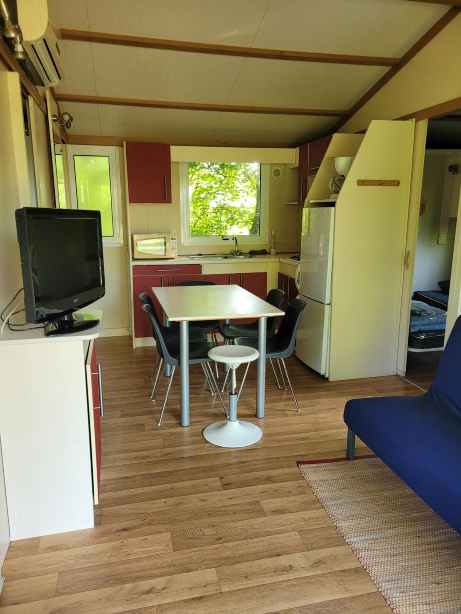 Camping Les Hirondelles Bourg-Sainte-Marie Ngoại thất bức ảnh