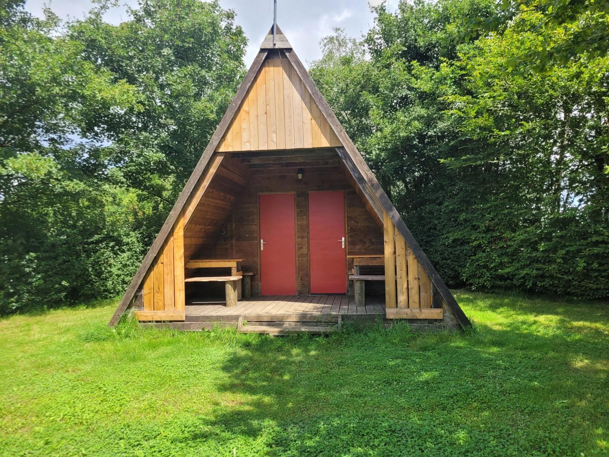 Camping Les Hirondelles Bourg-Sainte-Marie Ngoại thất bức ảnh