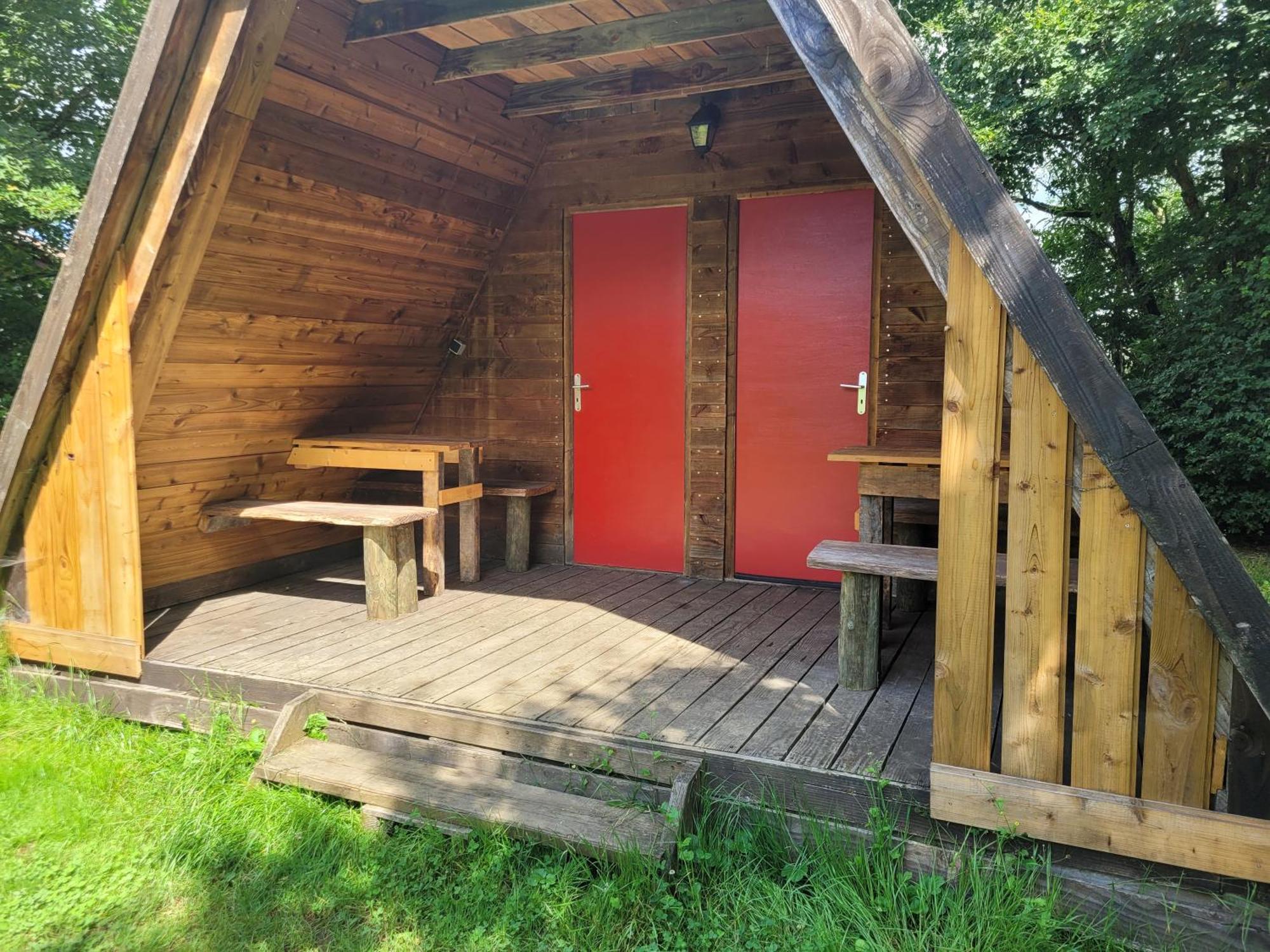 Camping Les Hirondelles Bourg-Sainte-Marie Ngoại thất bức ảnh