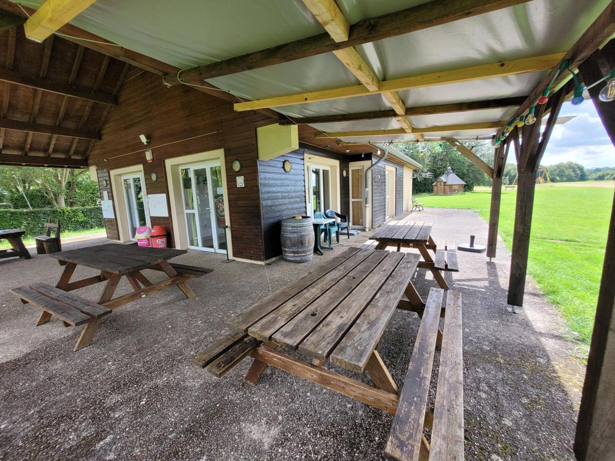 Camping Les Hirondelles Bourg-Sainte-Marie Ngoại thất bức ảnh